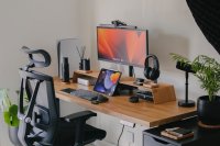 Zo ziet de perfecte bachelor desk setup eruit