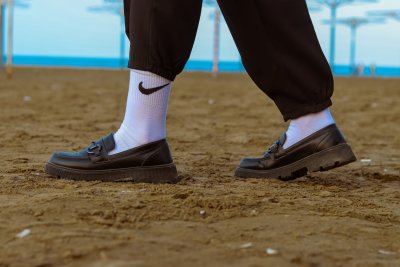 Tips voor het kiezen van de juiste kleur voor een zomerse outfit